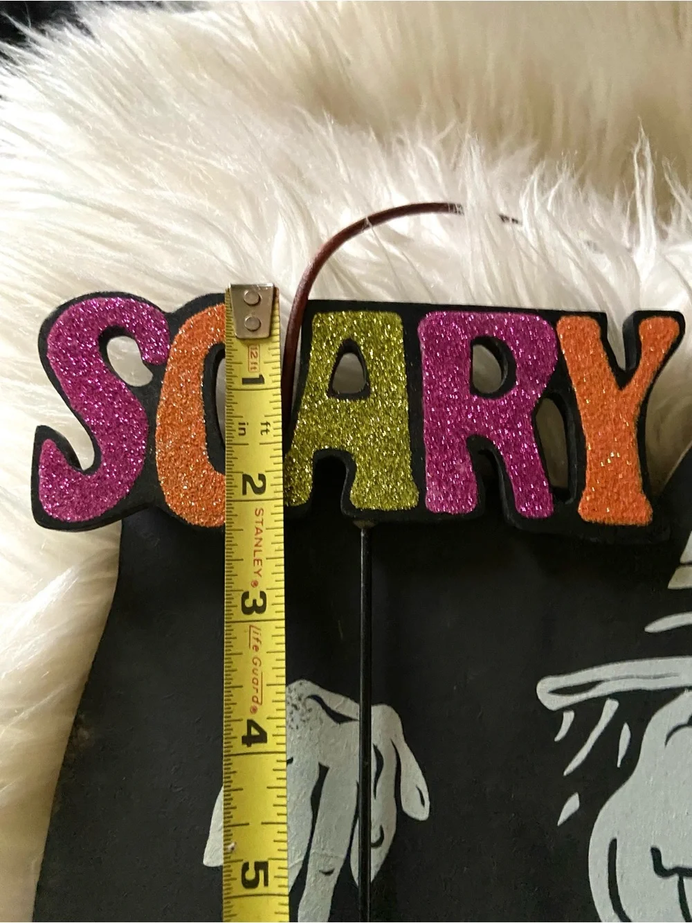 2 Halloween Signs - 'The Witch Is In' (hangs) & SCARY glitter (metal stick)🧙🎃